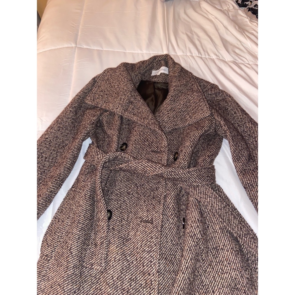 Stylish Calvin klein plaid trenchcoat